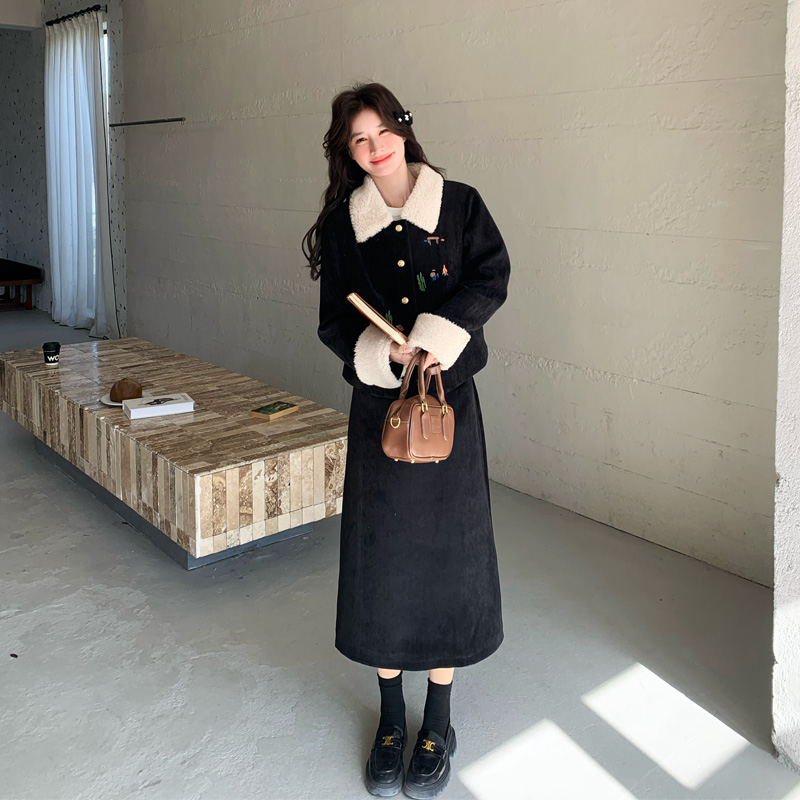 韩系轻奢千金风羽绒服半裙2025冬季新款复古优雅法式赫本风套装裙