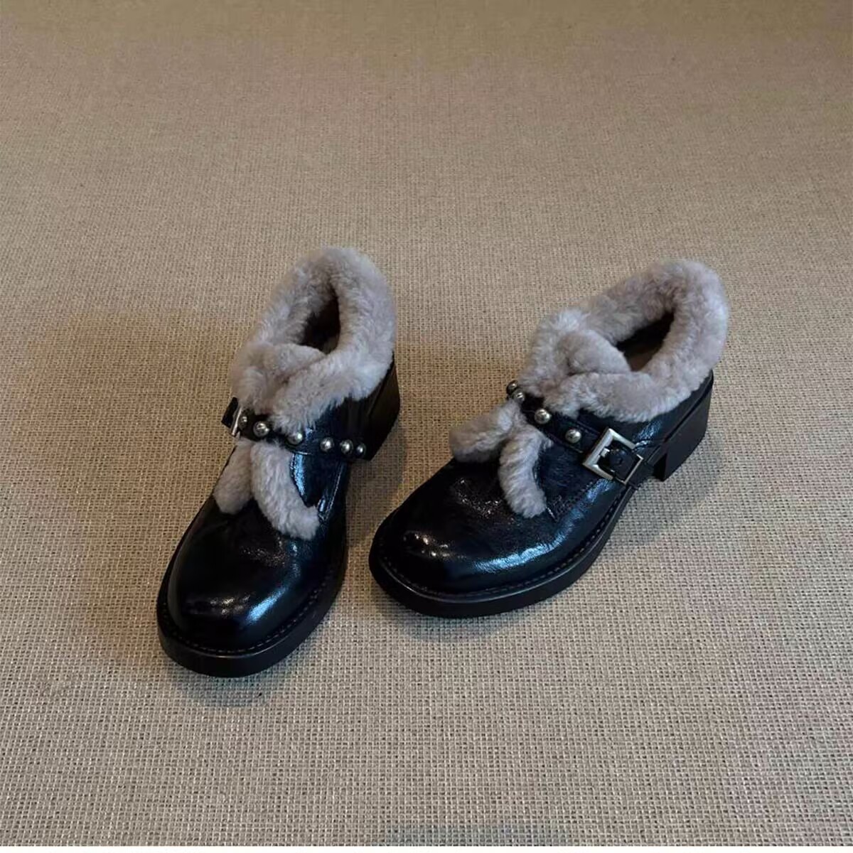 英伦复古风厚底百搭勃肯鞋女新款圆头皮带扣加绒保暖毛毛单鞋秋冬
