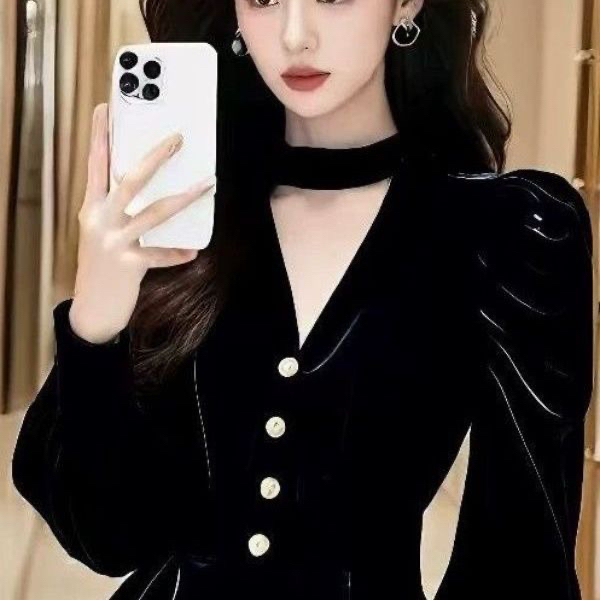 小香风黑色丝绒长袖收腰显瘦衬衫女款2025秋新款法式独特漂亮上衣