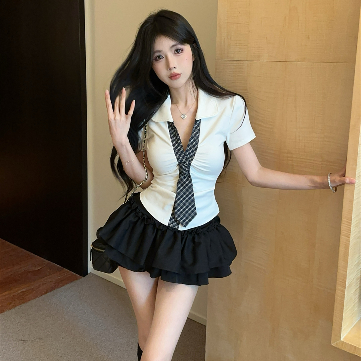 学院风假两件修身V领短袖T恤衬衫女夏季百搭显瘦蓬蓬裙辣妹半身裙