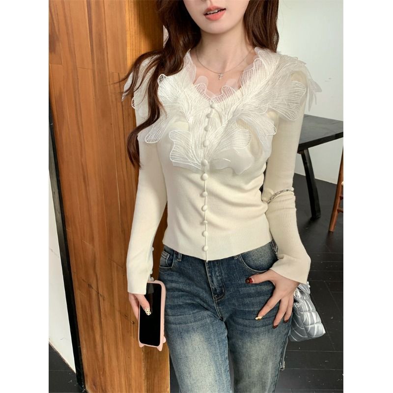 法式内搭v领蕾丝修身显瘦设计感针织衫女打底衫冬季花边长袖上衣