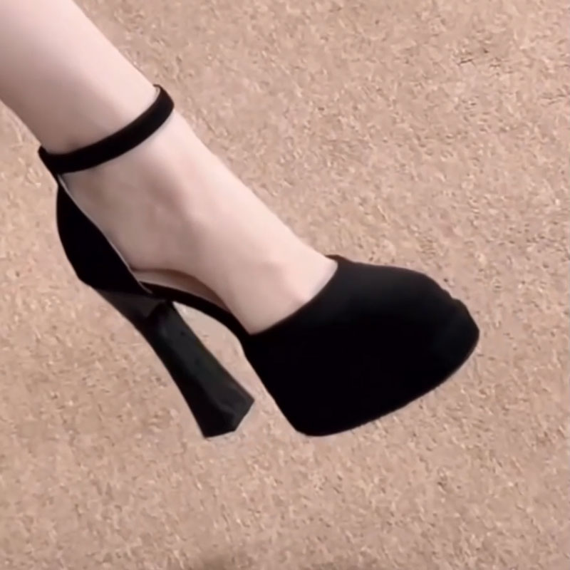 防水台圆头细跟浅口单鞋女气质25新款百搭红色婚宴一字扣带高跟鞋