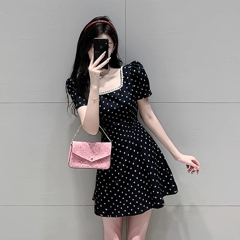 【木子】XH漂亮连衣裙女2025新款夏季高级感波点方领小礼服D2655