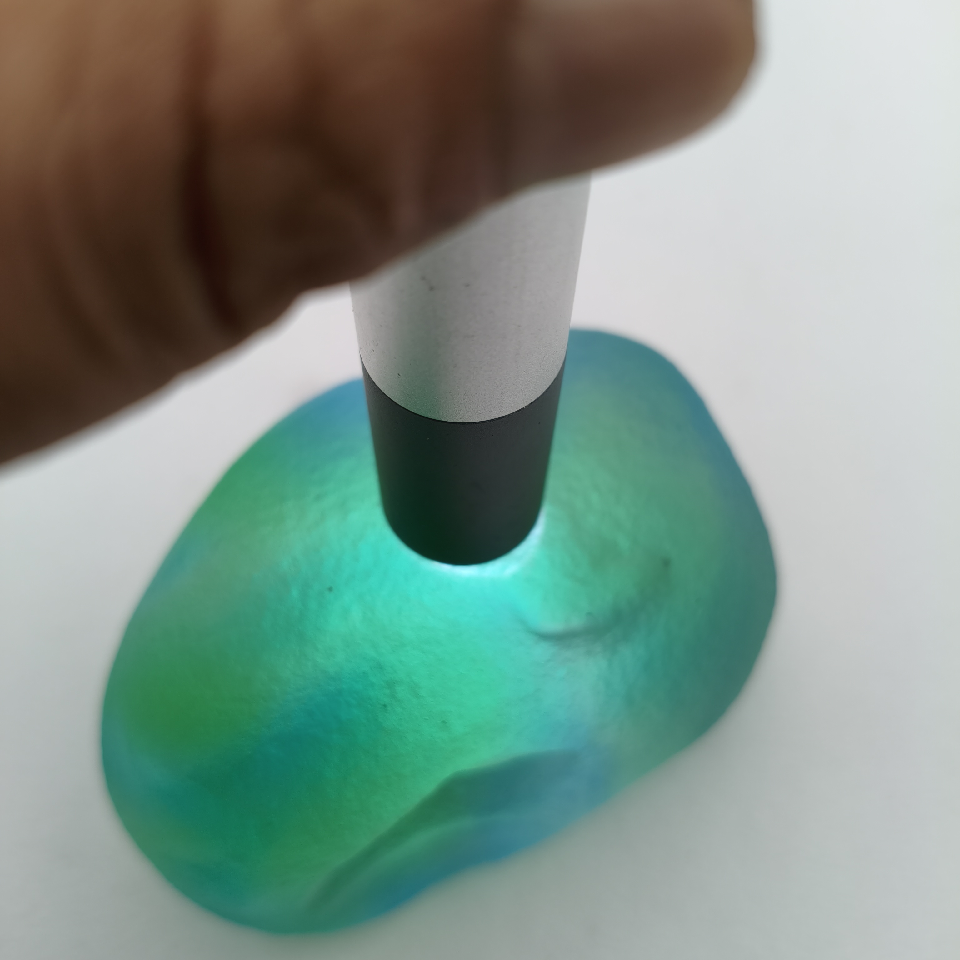 漂亮石摆件用于鱼缸造景七彩水晶宝石光家居装饰