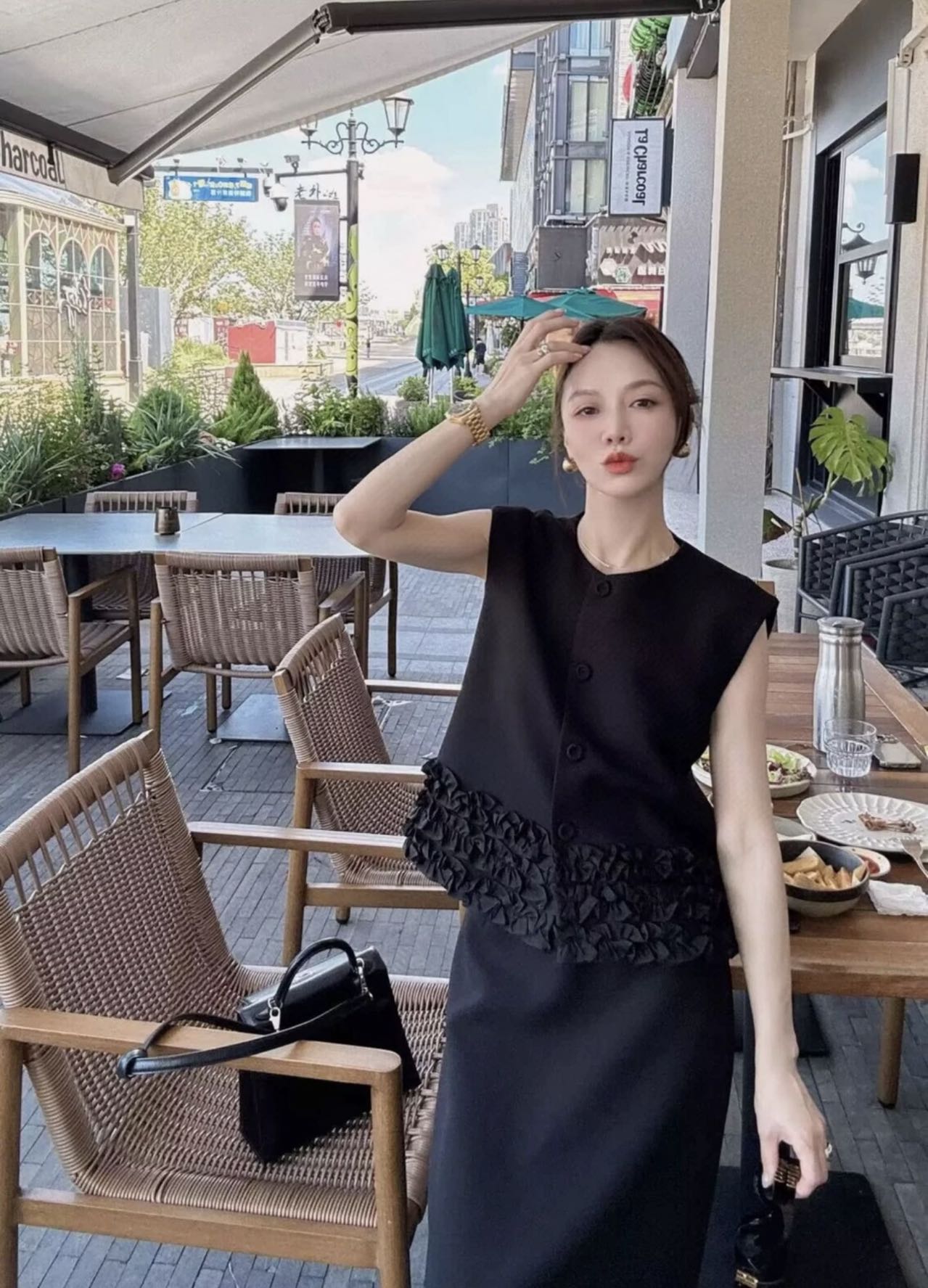 SS25739富家千金感穿搭套装黑色花边拼接背心高腰直筒a字半身裙