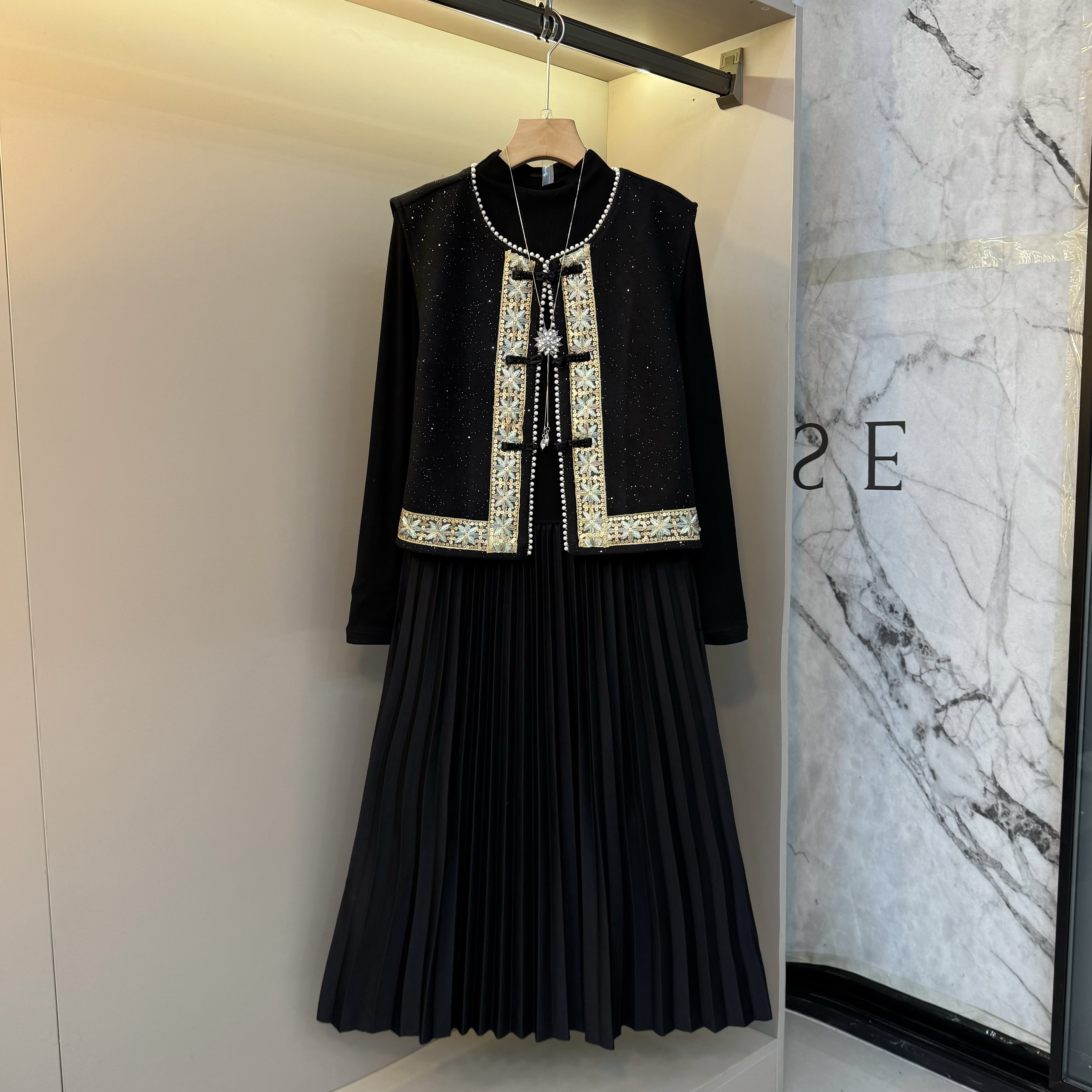 2025秋冬撒星新款复古精致风时尚气质显瘦马甲+连衣裙套装1822