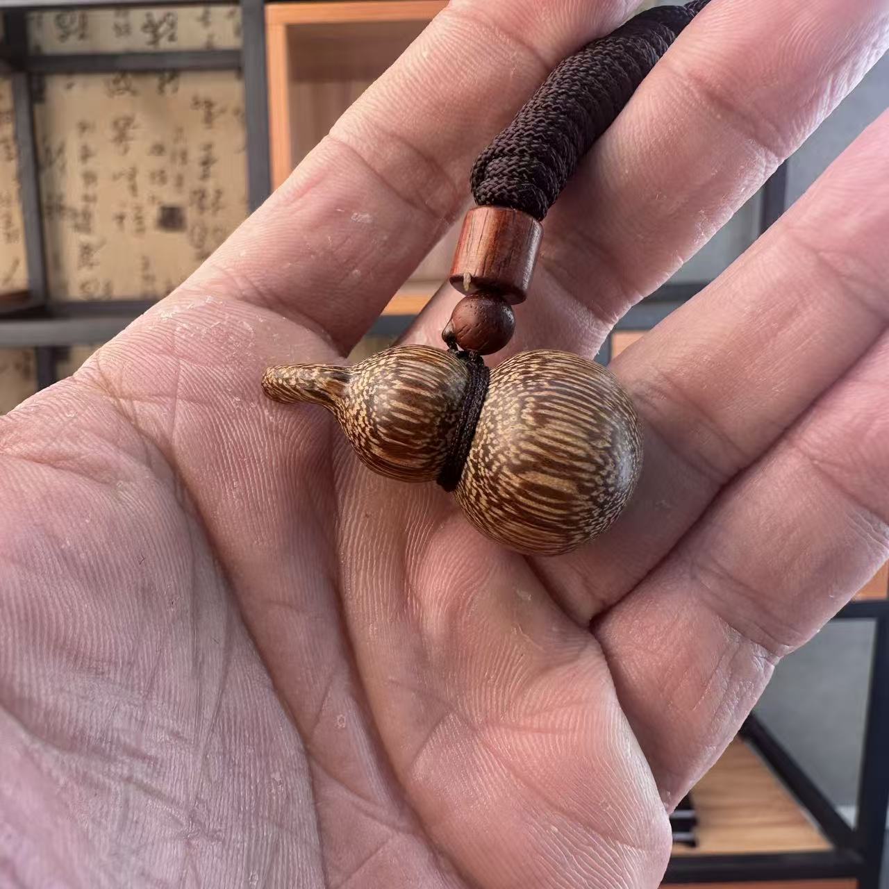 增香沉香木【小葫芦】无礼盒吊坠带老料文玩多样性发其一