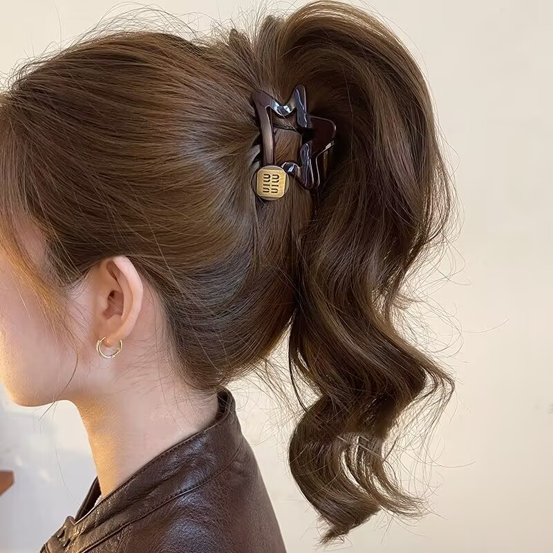 2025新款高级感金标五角星高马尾抓夹女后脑勺盘发鲨鱼夹发夹头饰