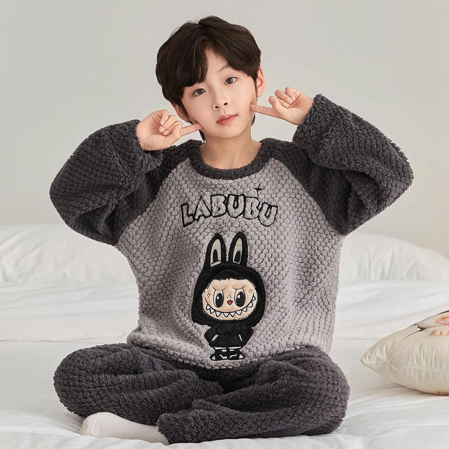 拉布布儿童睡衣男童秋冬季珊瑚绒加厚款2025新款男孩法兰绒家居服