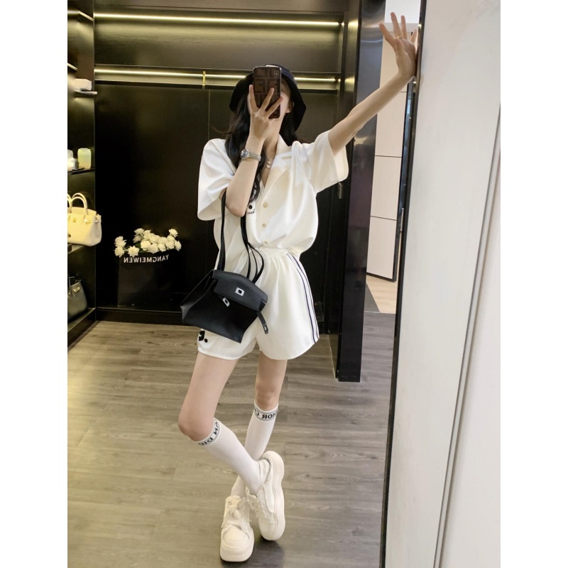 白色运动休闲套装女2025夏季新款宽松减龄翻领纽扣短袖短裤两件套