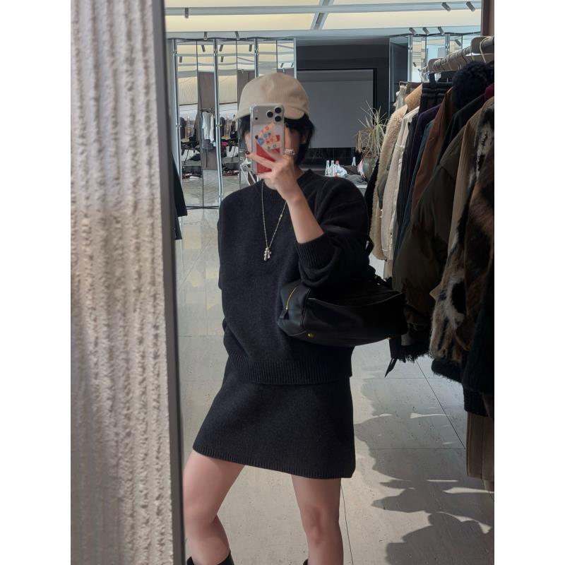 全羊毛圆领廓形针织毛衣+全羊毛半裙两件套装  J25MY791