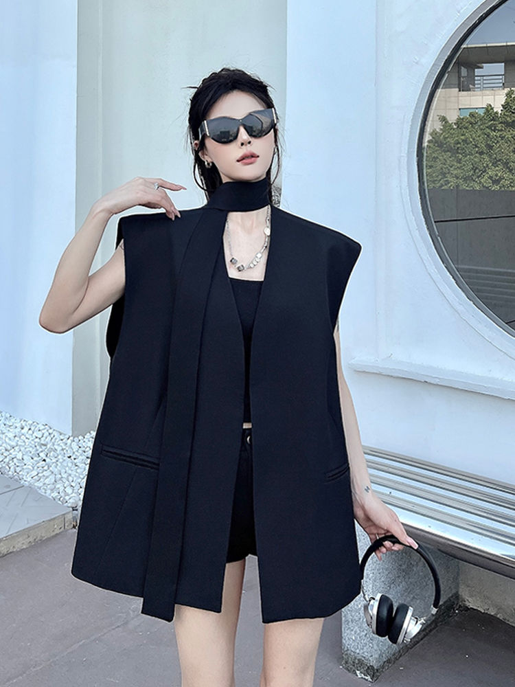 简约黑色飘带马甲无领西装外套女秋季高级感时髦炸街气质马夹上衣