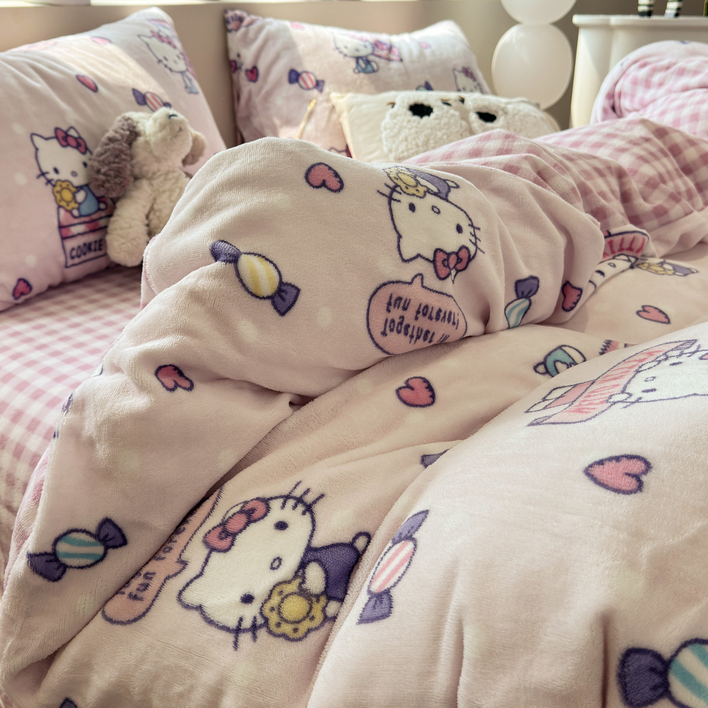 【朵罗塔】可爱凯蒂猫加厚保暖牛奶绒四件套双面绒2025被套床单床笠