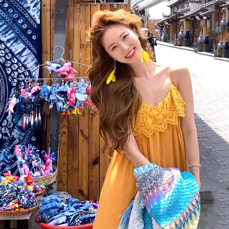 云南大理度假风暖黄色吊带连衣裙女甜美小清新森系旅游穿搭长裙子