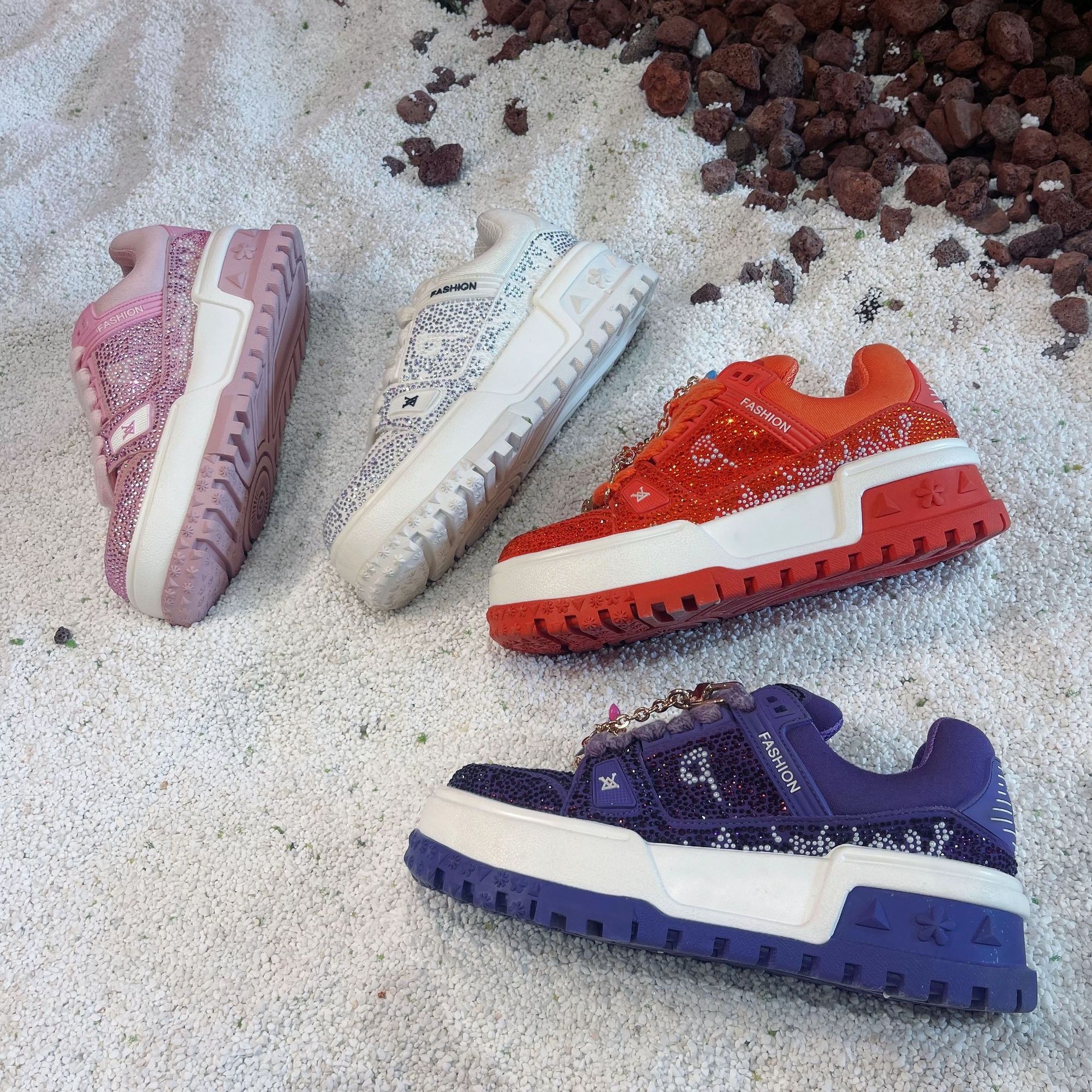 泰古·珂儿25年四季+6CM新品爱玛橙紫休闲百搭满钻潮流舒适德训鞋