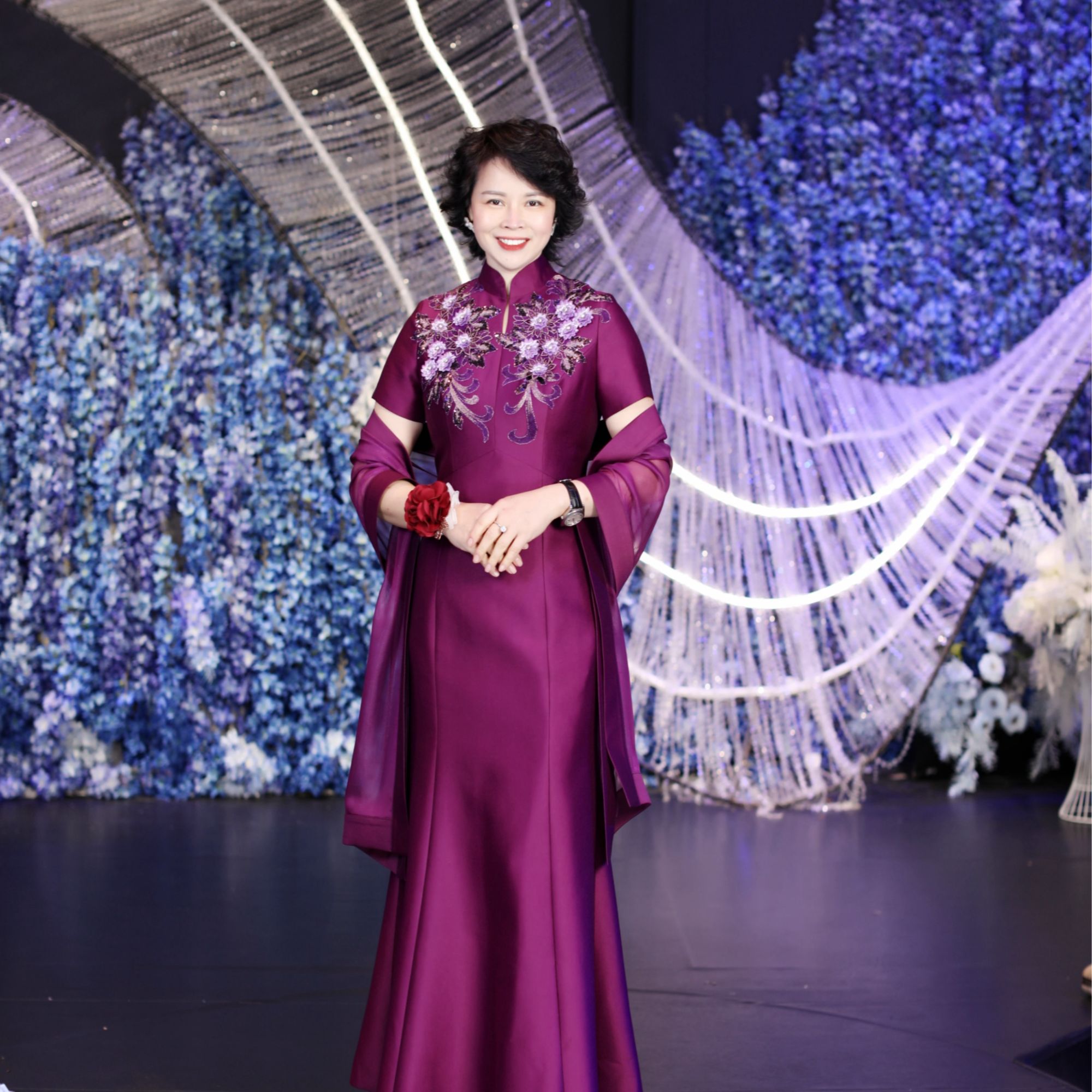 高端宴会修身气质中长款显瘦高贵奢华高贵婚礼旗袍