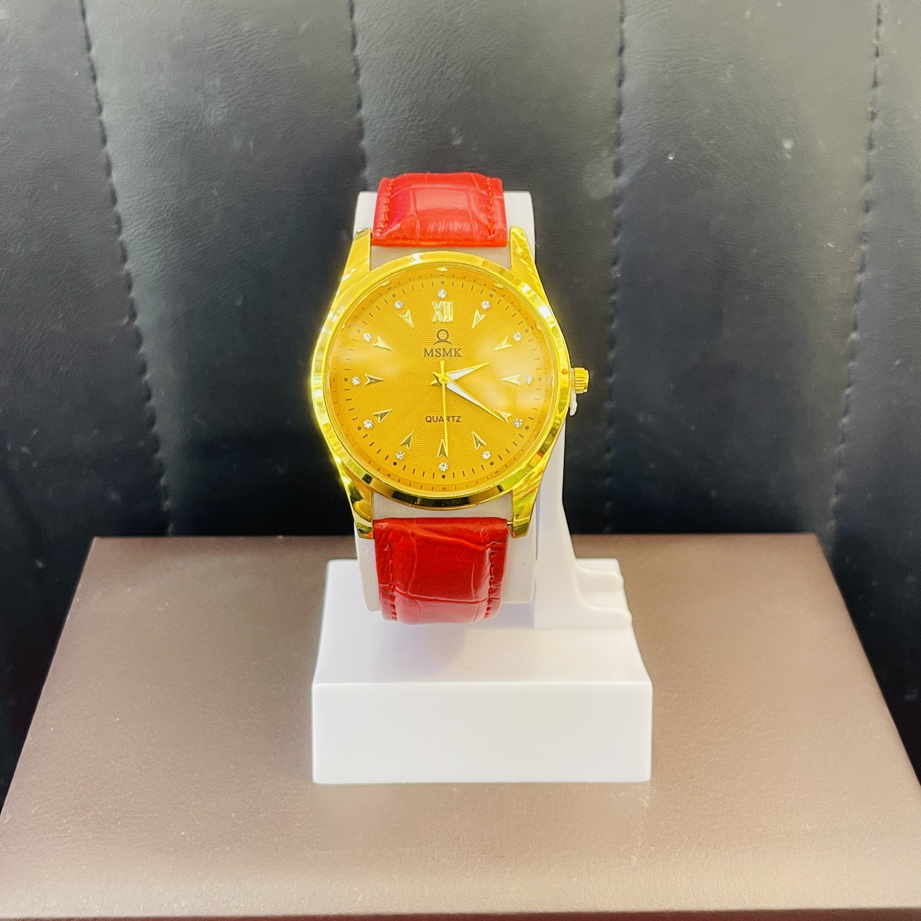 新款个性时尚手表034چۇڭ قىزىل INS风女士手表女士爱情休闲手表