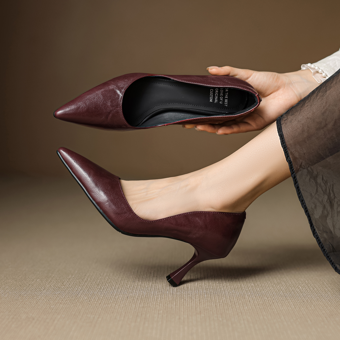 7.5cm秋季新款尖头细跟性感高跟鞋百搭真皮浅口通勤职业单鞋黑色