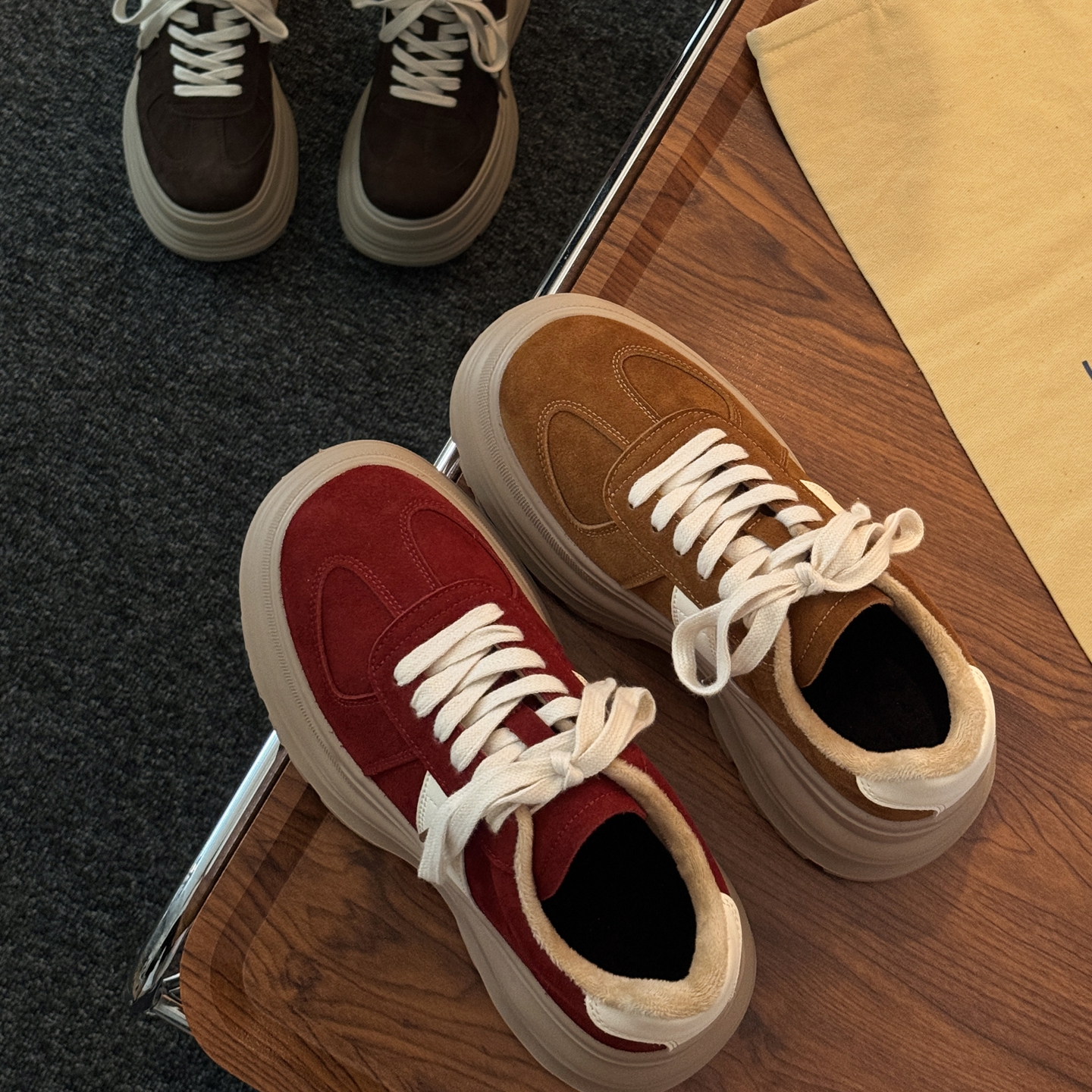 贾不假板鞋女款2025新款秋冬超火百搭爆款加绒加厚红色通勤运动鞋