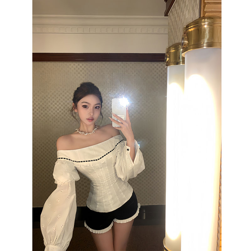 淡雅白茶 2025秋季新款一字肩收腰长袖镂空衬衫修身百搭短裤套装