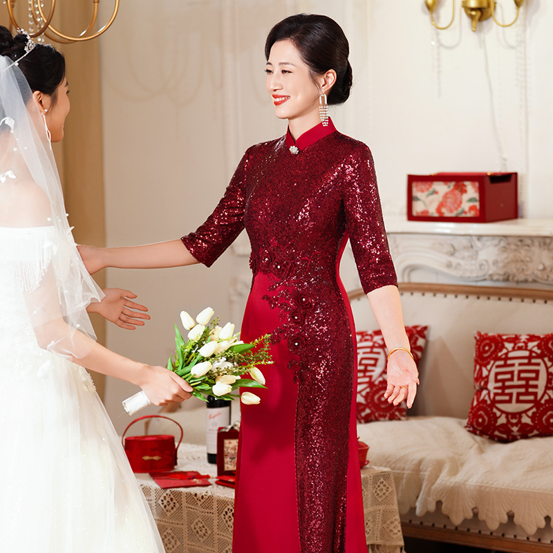 9006高端年轻妈妈喜婆婆婚宴中式旗袍高级感演出聚会主持年会礼服