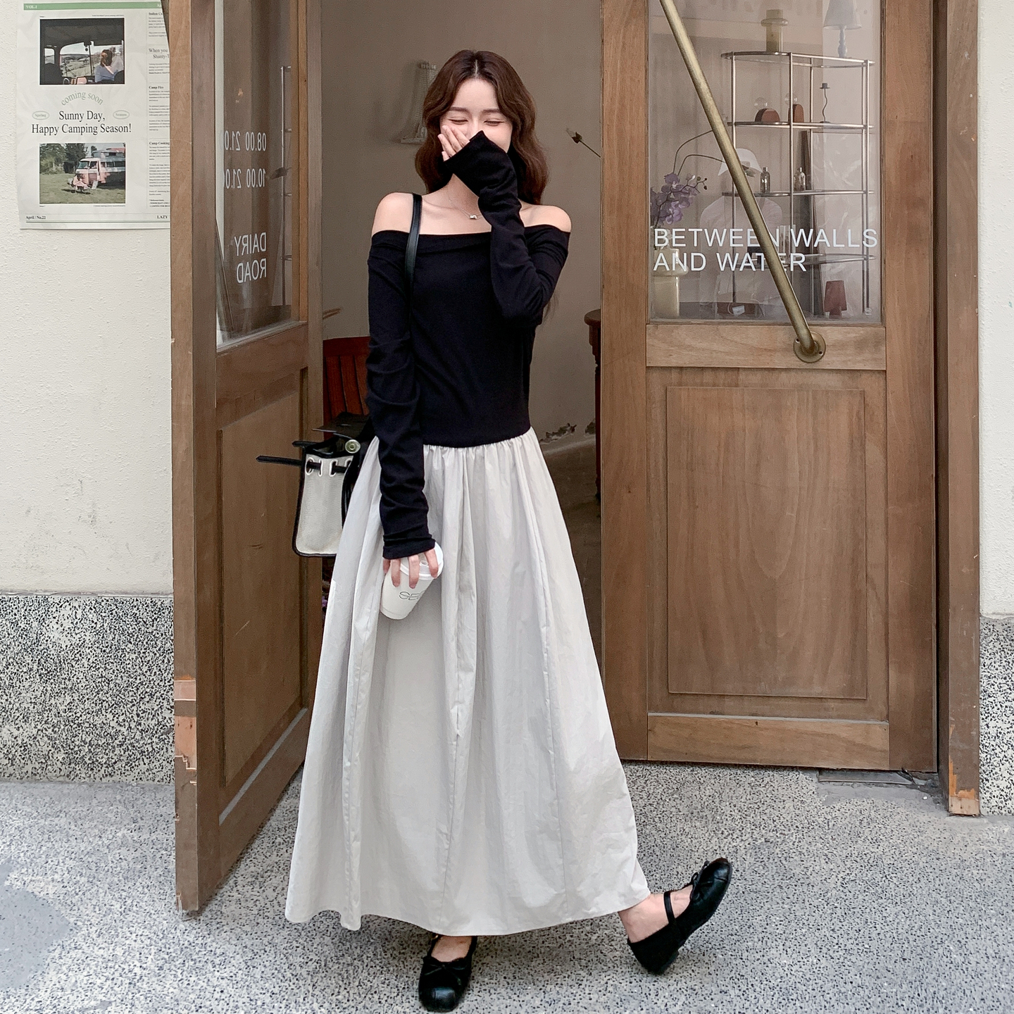 今年流行爆款连衣裙女早秋新款一字肩撞色拼接法式气质收腰长裙