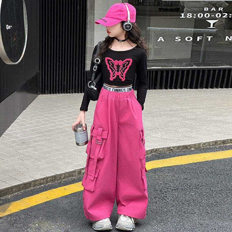 2025超火套装女童春装潮酷穿搭女孩春秋网红炸街时髦打底衫工装裤