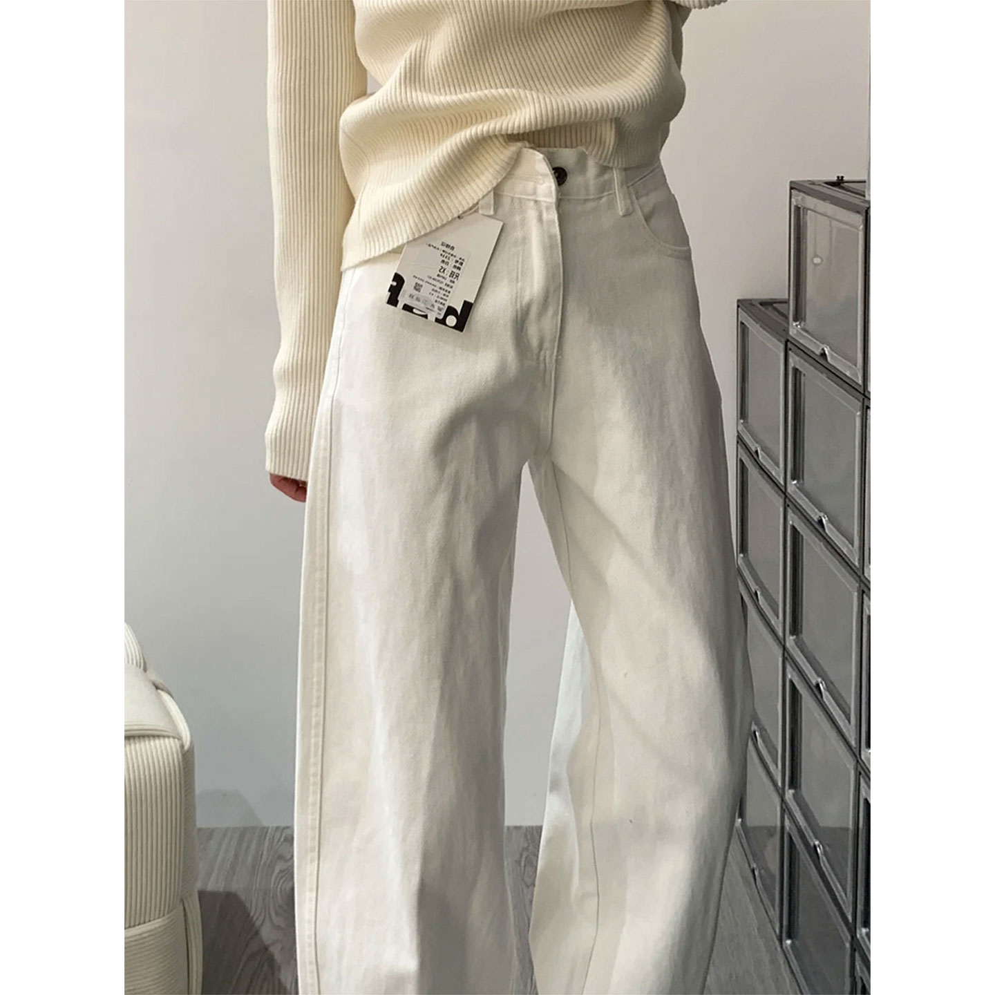 韩系简约白色高腰显瘦直筒牛仔裤女秋季大码宽松梨型遮胯阔腿长裤