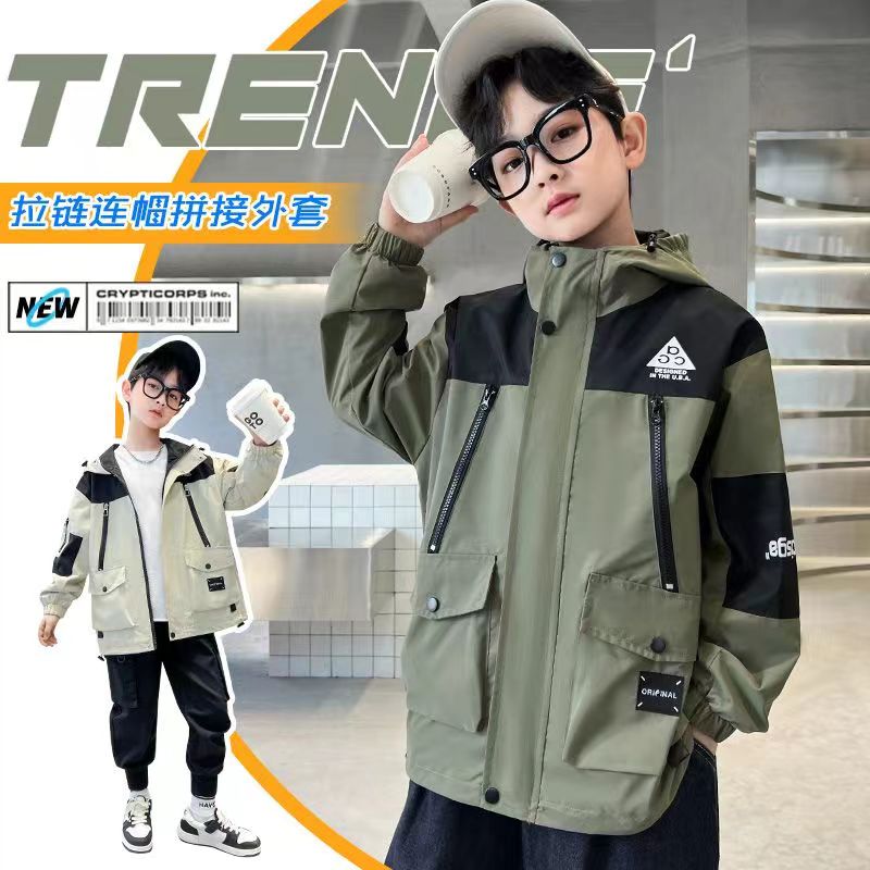 中大童2025新款童装休闲风连帽风衣春秋风格男童外套秋装春装