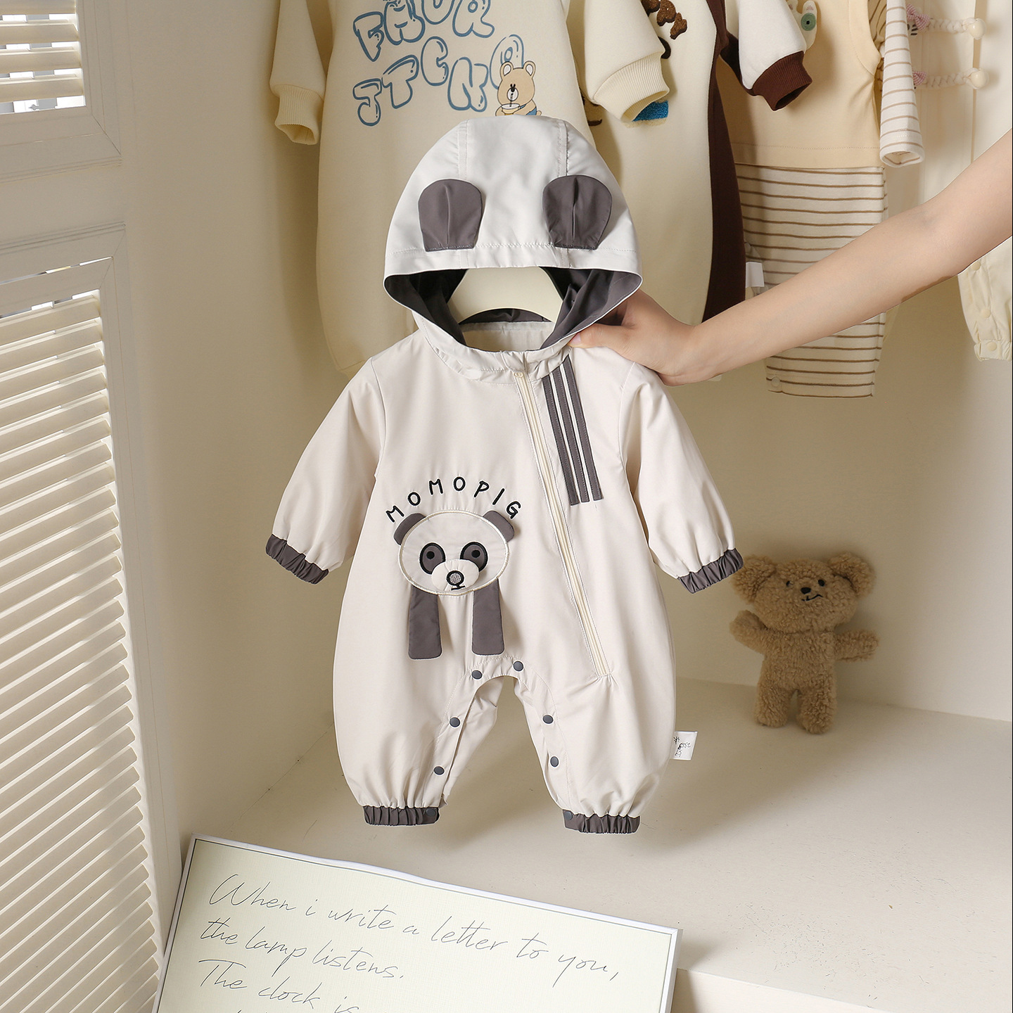 秋季新款婴儿衣服卡通超萌熊猫连帽外出服周岁百天宝宝连体衣外套