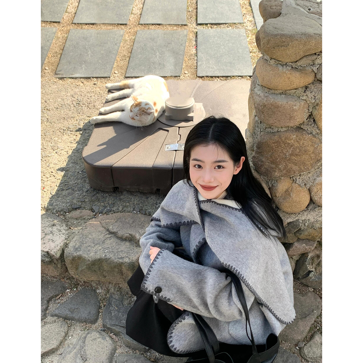 法式气质千金风设计感围巾领斗篷呢子大衣女2025新款连帽毛呢外套