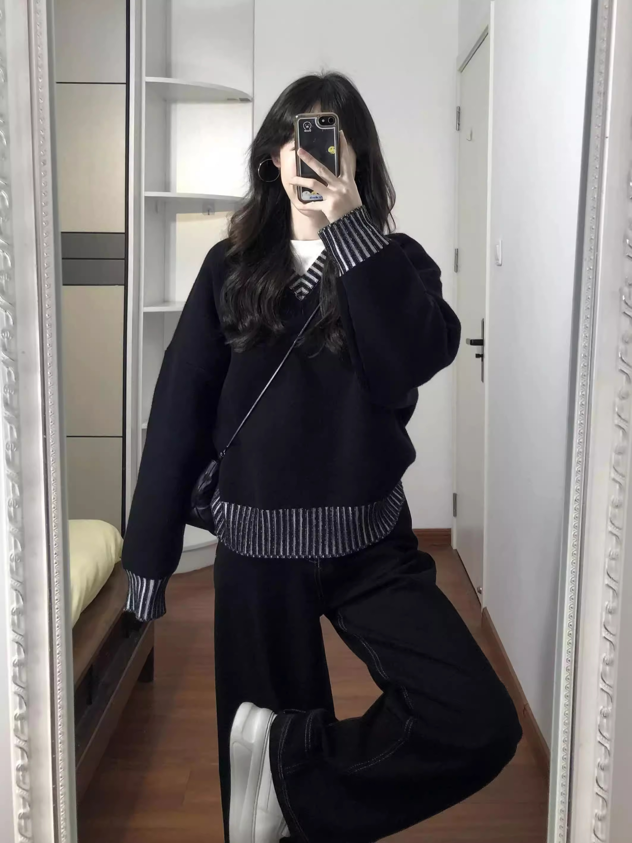 韩系黑色毛衣慵懒高级感秋冬V领条纹撞色设计感秋冬针织衫上衣女