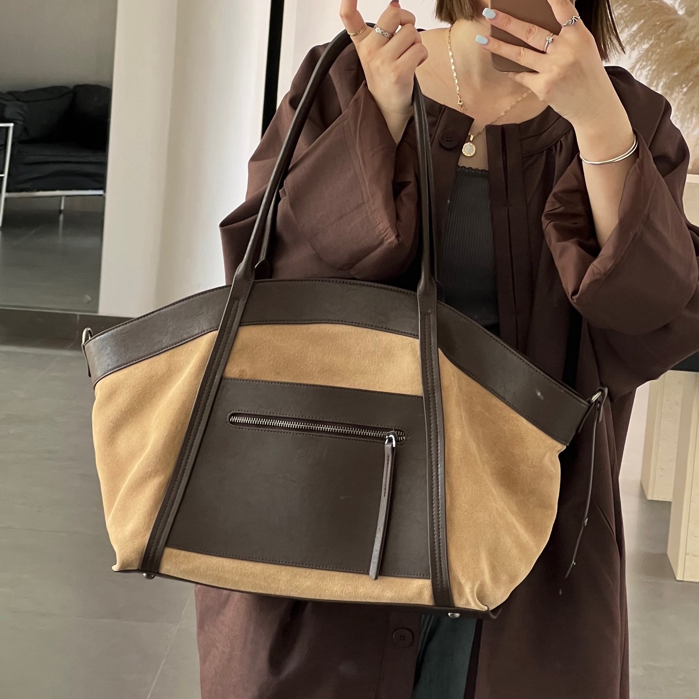 简约休闲小众设计饺子手提包大容量单肩包双面多用上班通勤托特包