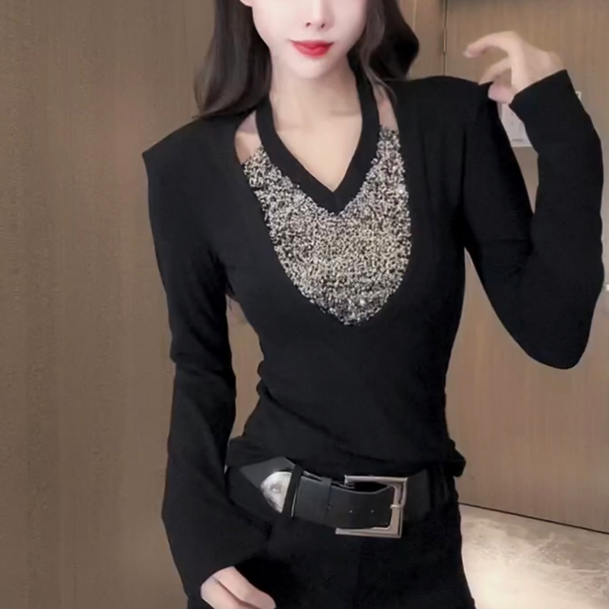 设计感镂空亮片V领长袖T恤内搭女冬季气质修身显瘦别致百搭打底衫