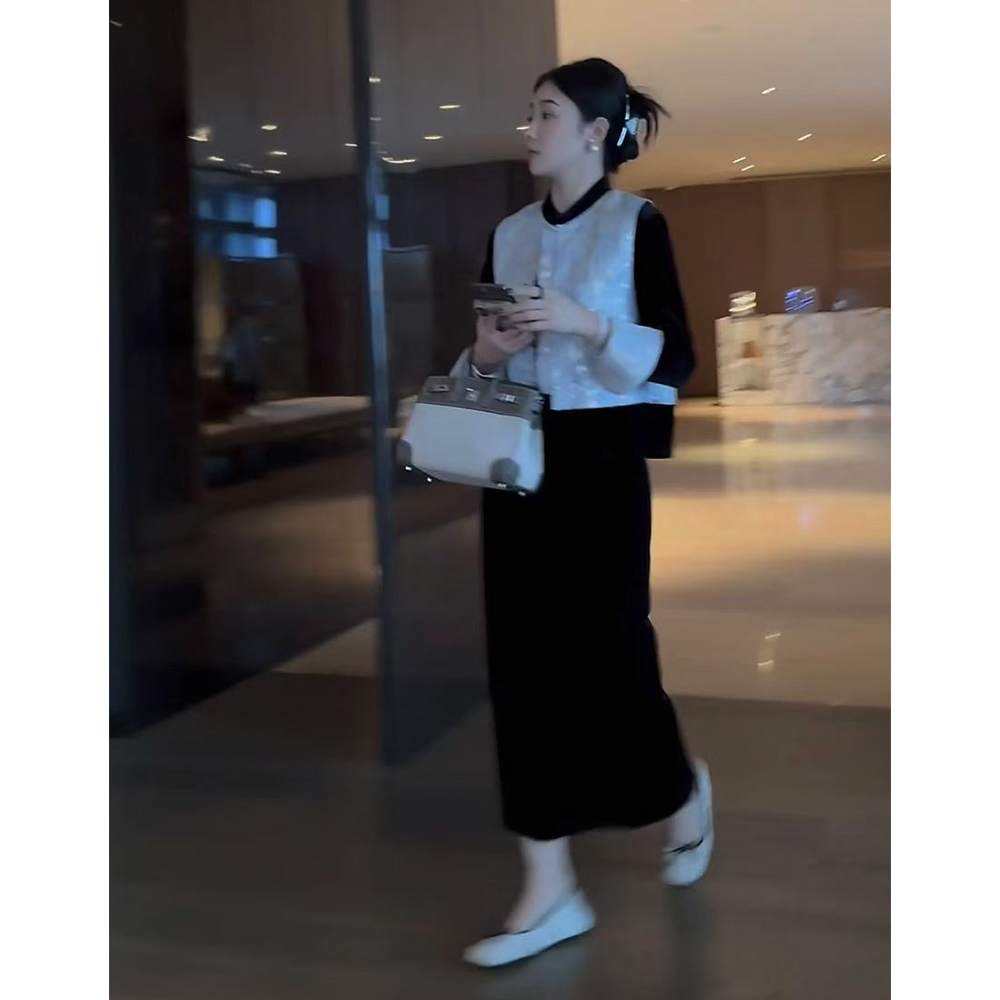 2025秋季新款女新中式国风盘扣马甲外套气质内搭上衣丝绒半身裙子
