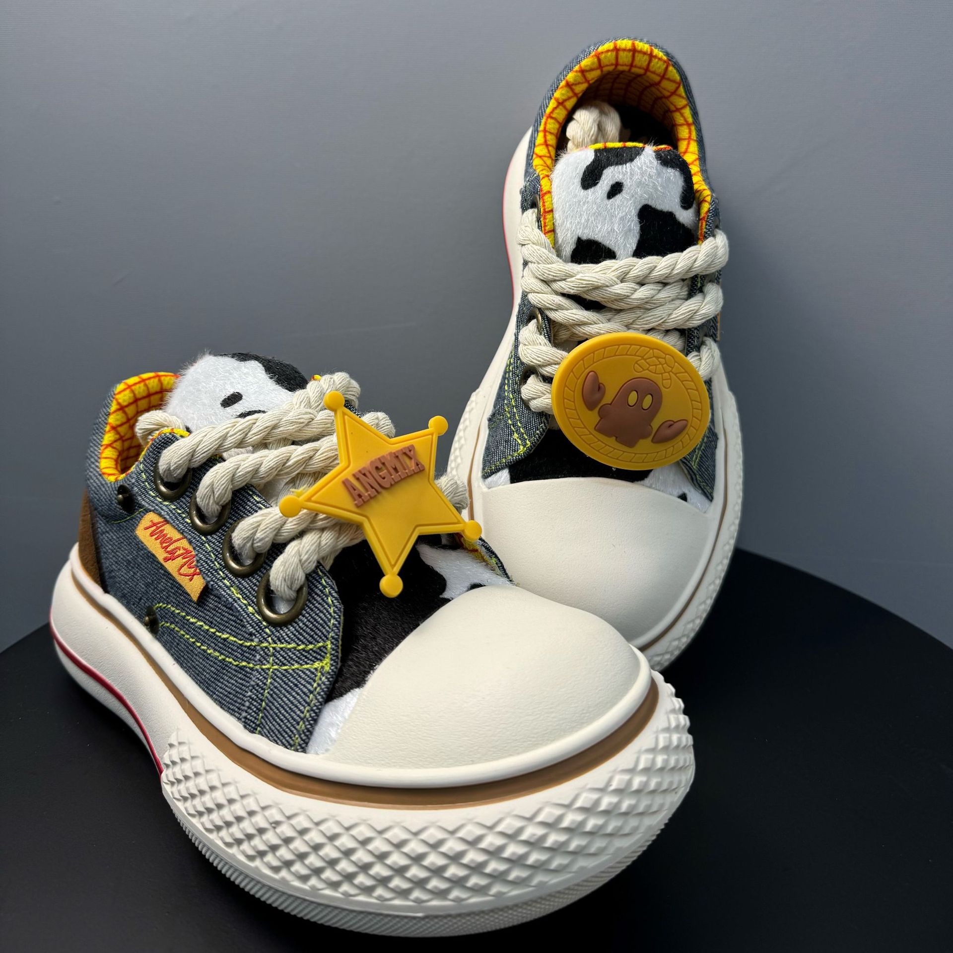 胡迪联名款牛仔大头鞋女潮牌卡通情侣厚底帆布鞋夏季透气休闲板鞋