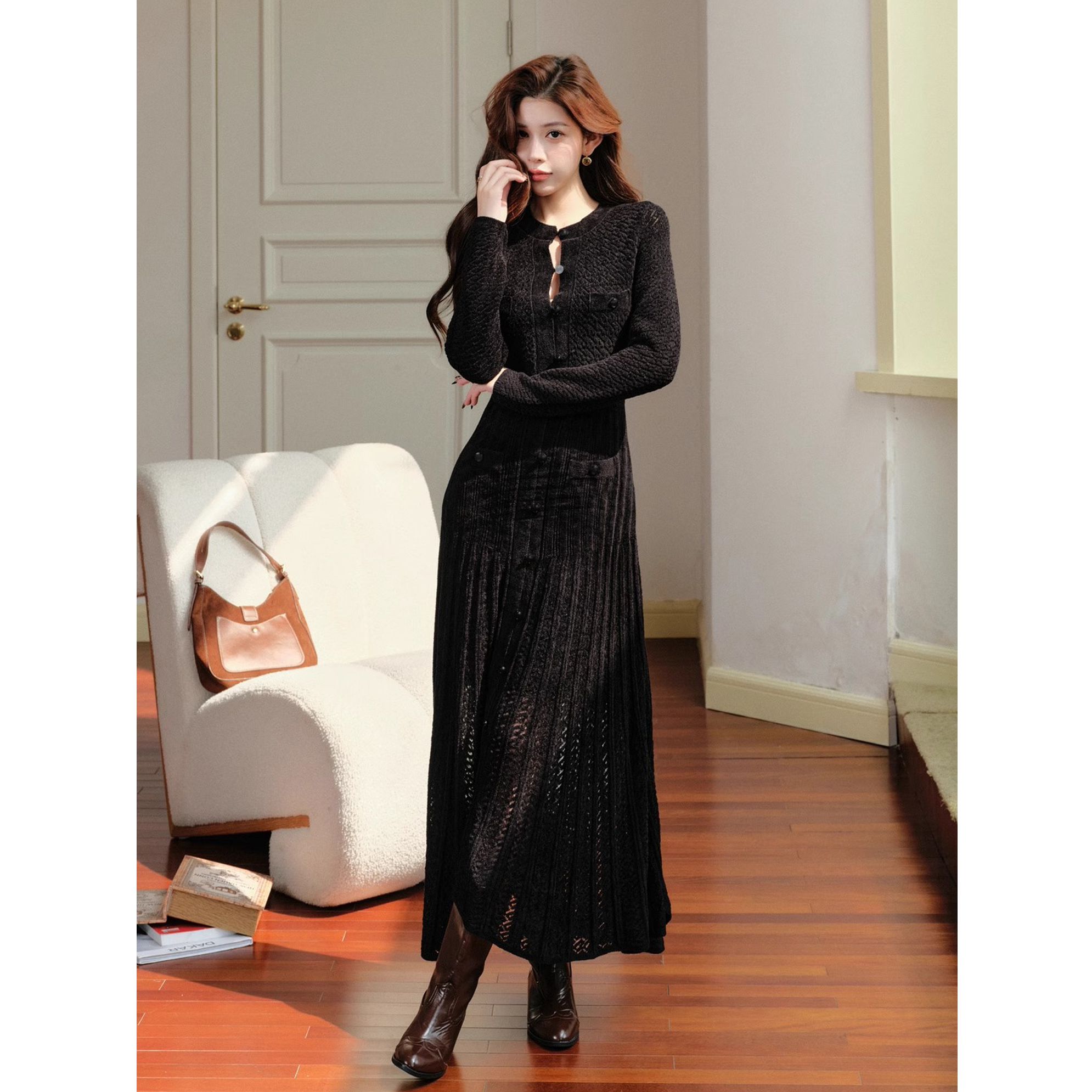 气质高级感小众淑女黑色连衣裙秋季新款轻奢贵气提花单排扣长裙