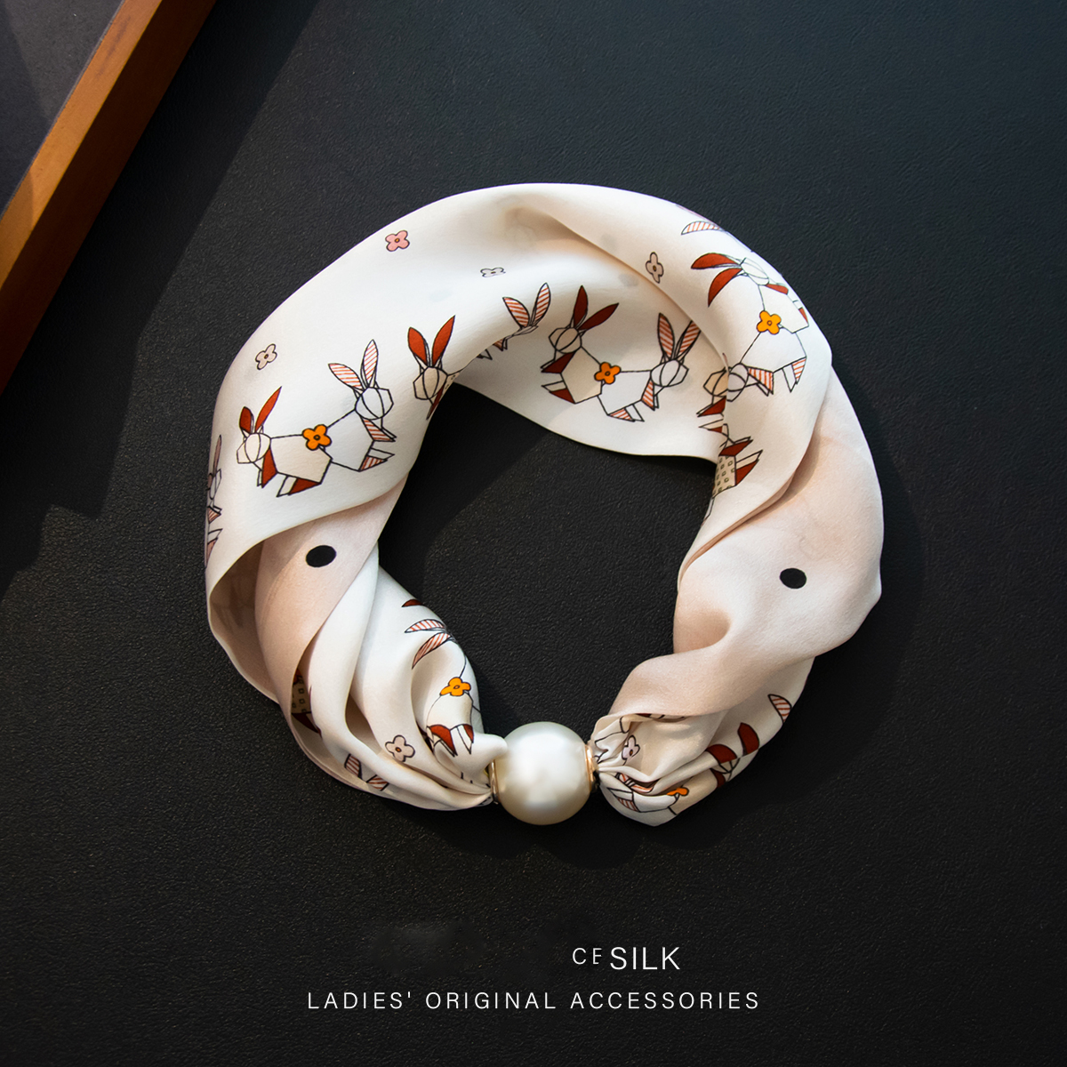 真丝磁吸扣小丝巾春秋夏季珍珠锁骨链长条装饰领巾桑蚕丝珍珠丝巾