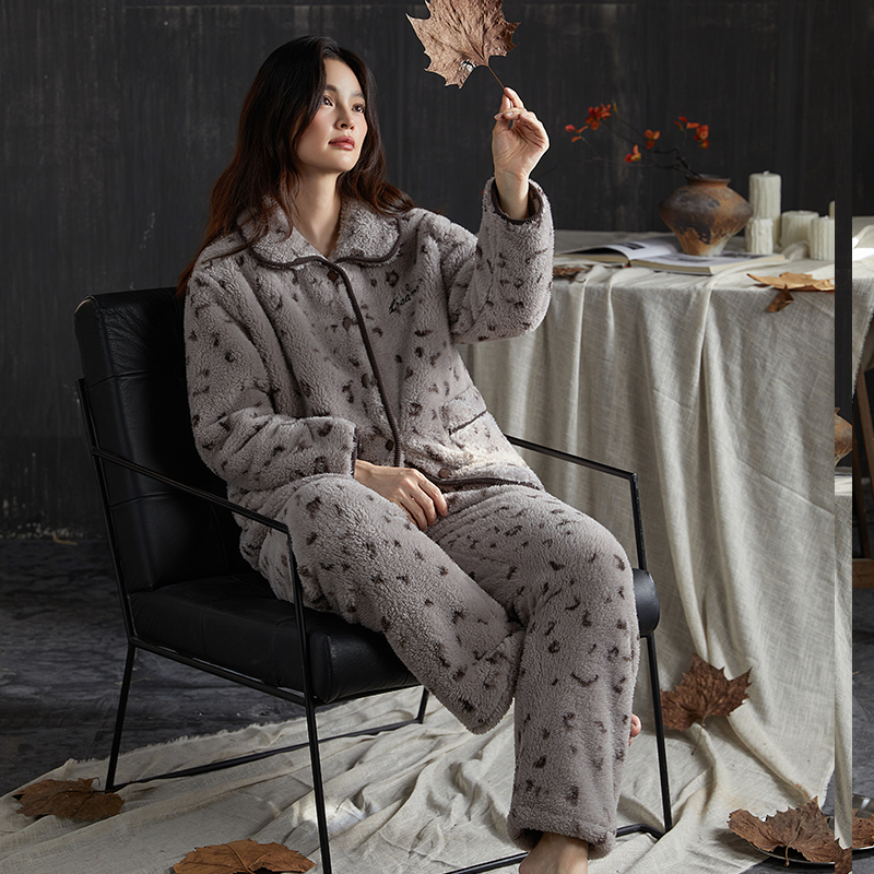 睡衣女秋冬季天2025新款女士珊瑚绒加绒加厚大码高级感保暖家居服