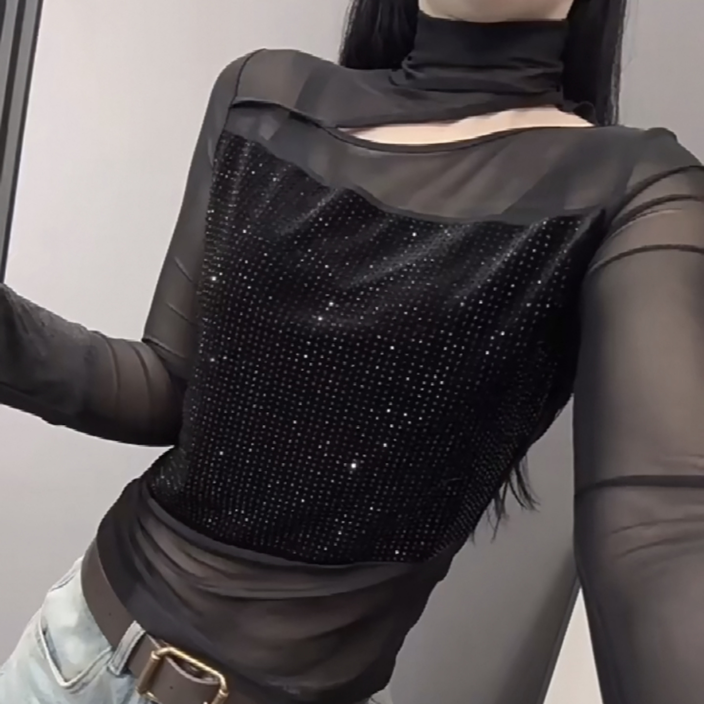 冬季2026年新款高领镂空长袖t恤黑色烫钻修身显瘦打底衫小众女装