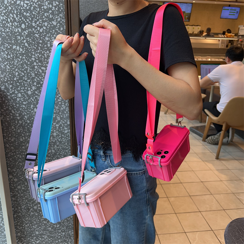 适用华为pura70pro手机壳mate60可背挂绳nova13收纳箱7斜挎包盒子