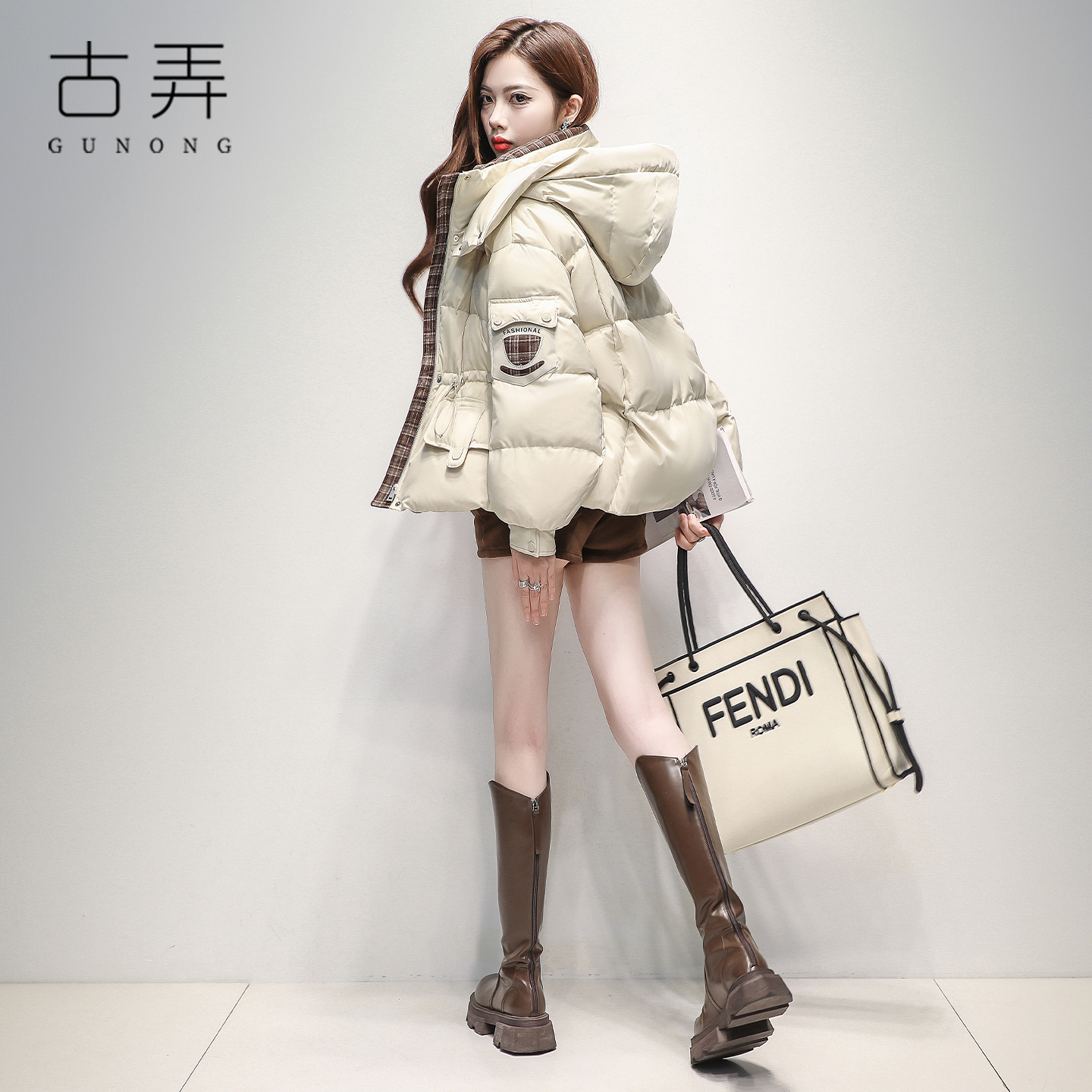 大牌高级感蓬松保暖加厚羽绒服2025新款时尚百搭收腰显瘦冬装外套