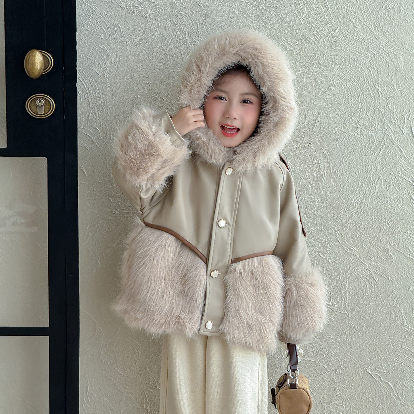 女童冬装外套2025新款洋气女宝宝冬季仿皮草毛毛衣儿童秋冬款皮衣
