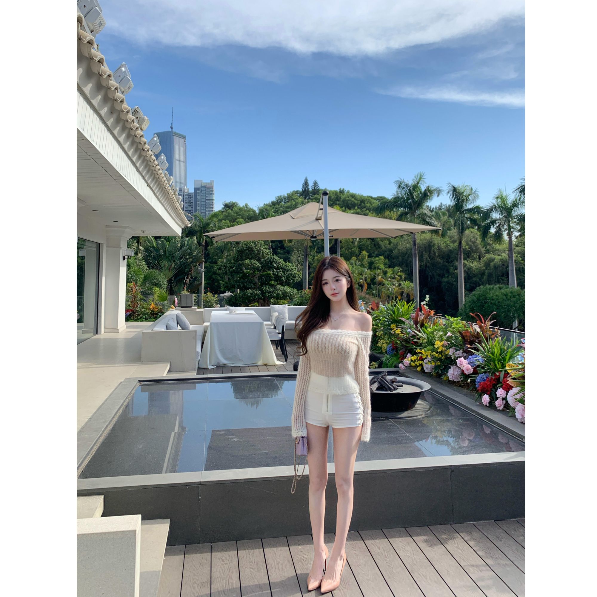 纯欲一字肩镂空长袖针织T恤女秋冬设计感修身上衣配显瘦短裤套装