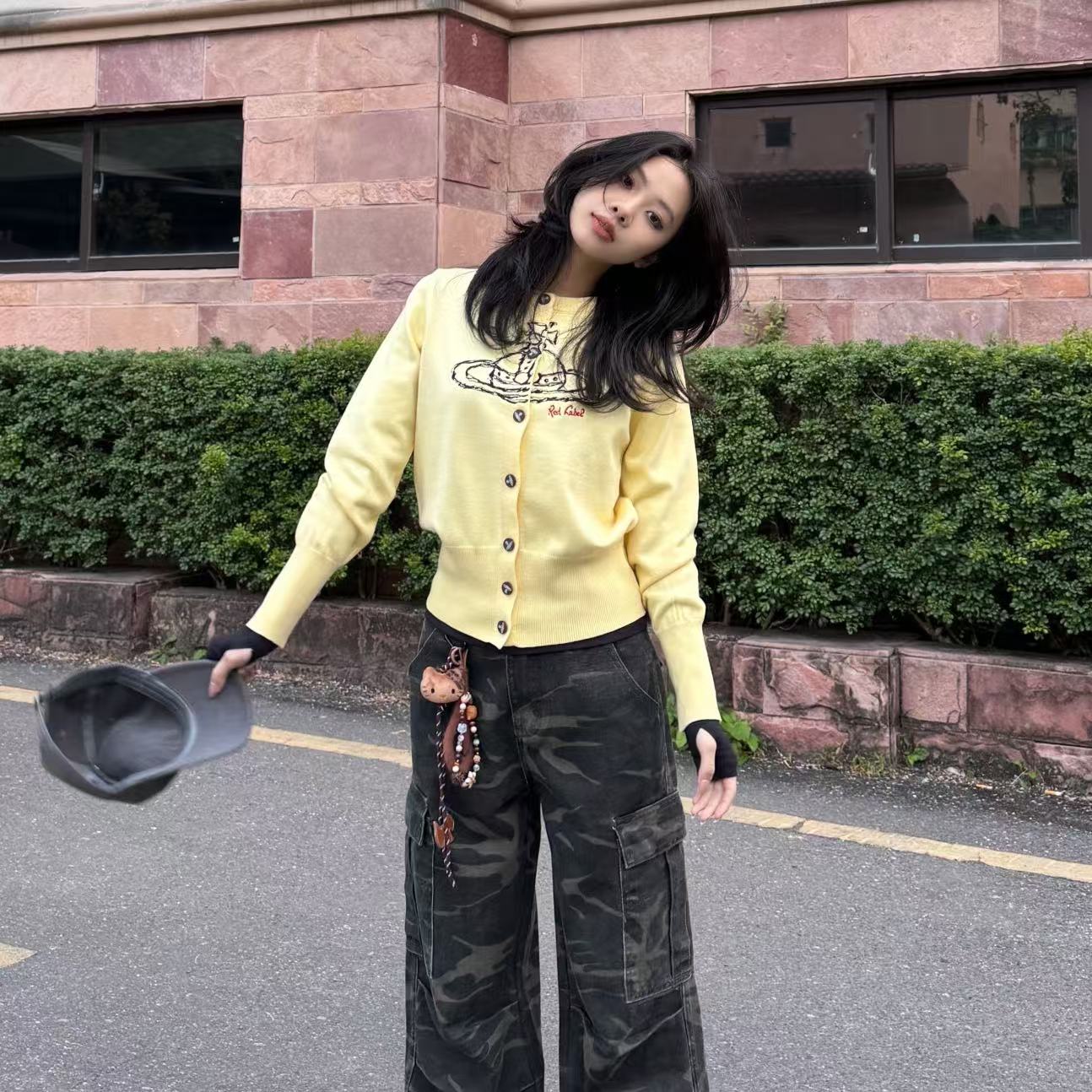 2025新款温柔系针织衫秋冬女圆领长袖星球刺绣修身显瘦毛衣H5-65