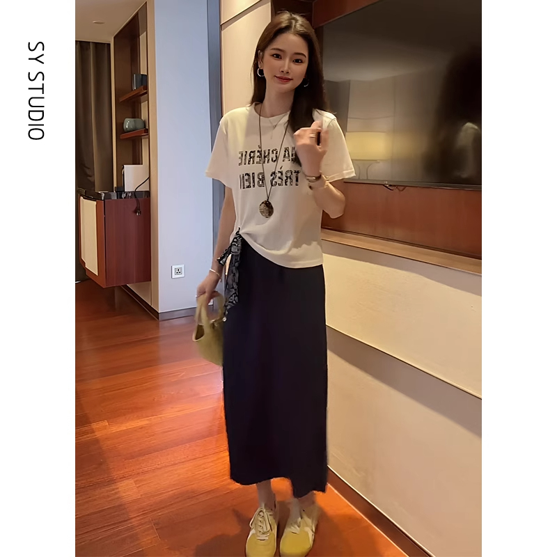 一整套ootd穿搭套装韩系字母印花配丝巾短袖T恤中长款半裙两件套