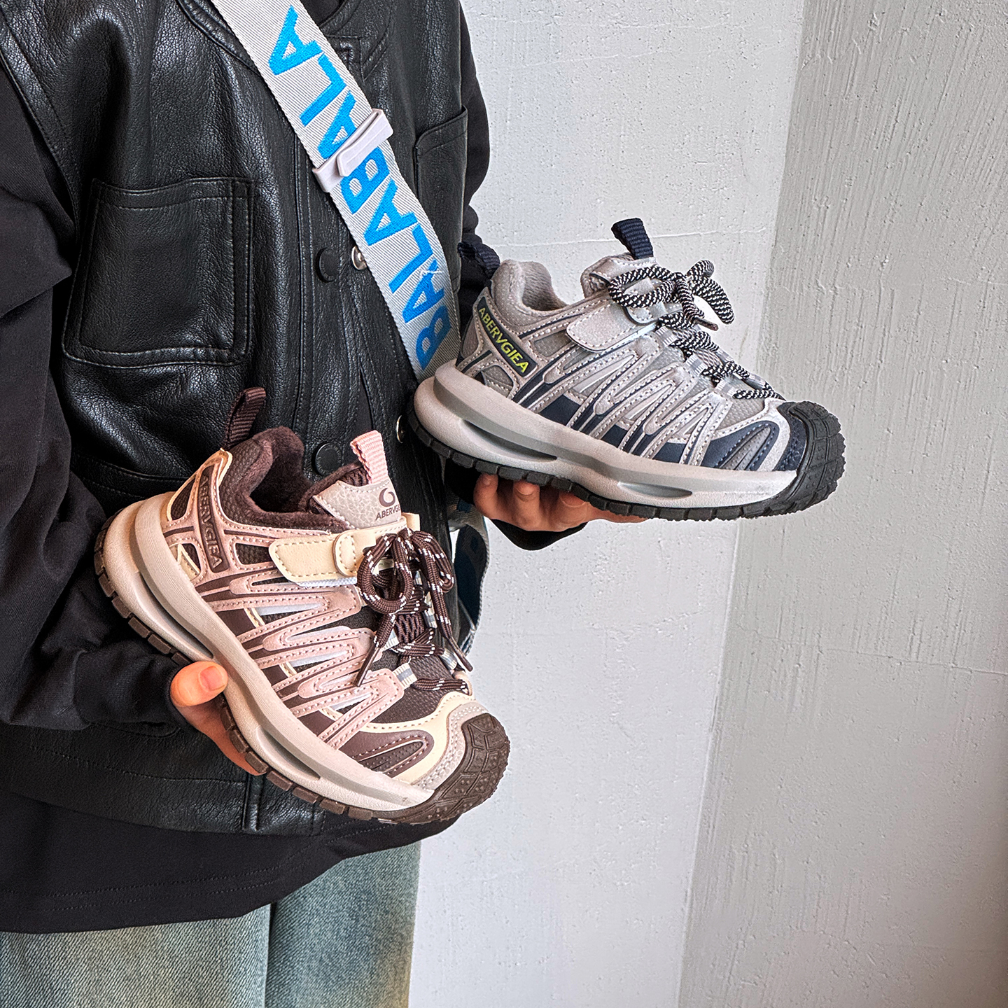 【儿童户外包头运动鞋】（萨蒙蒙）2025秋冬新款男童女童休闲鞋-99330