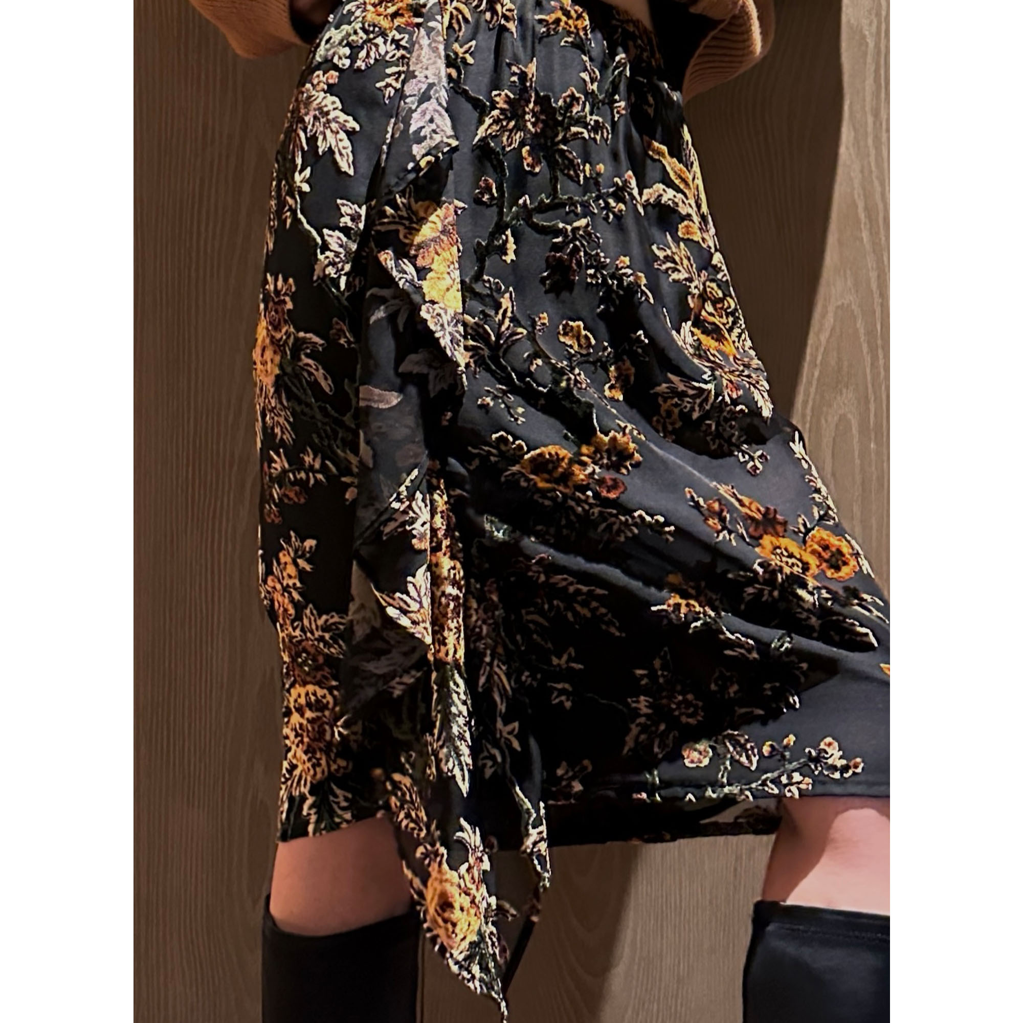 AME  莫里斯花园裙   立体植绒提花不规则剪裁半身裙ZD12BZHJ389