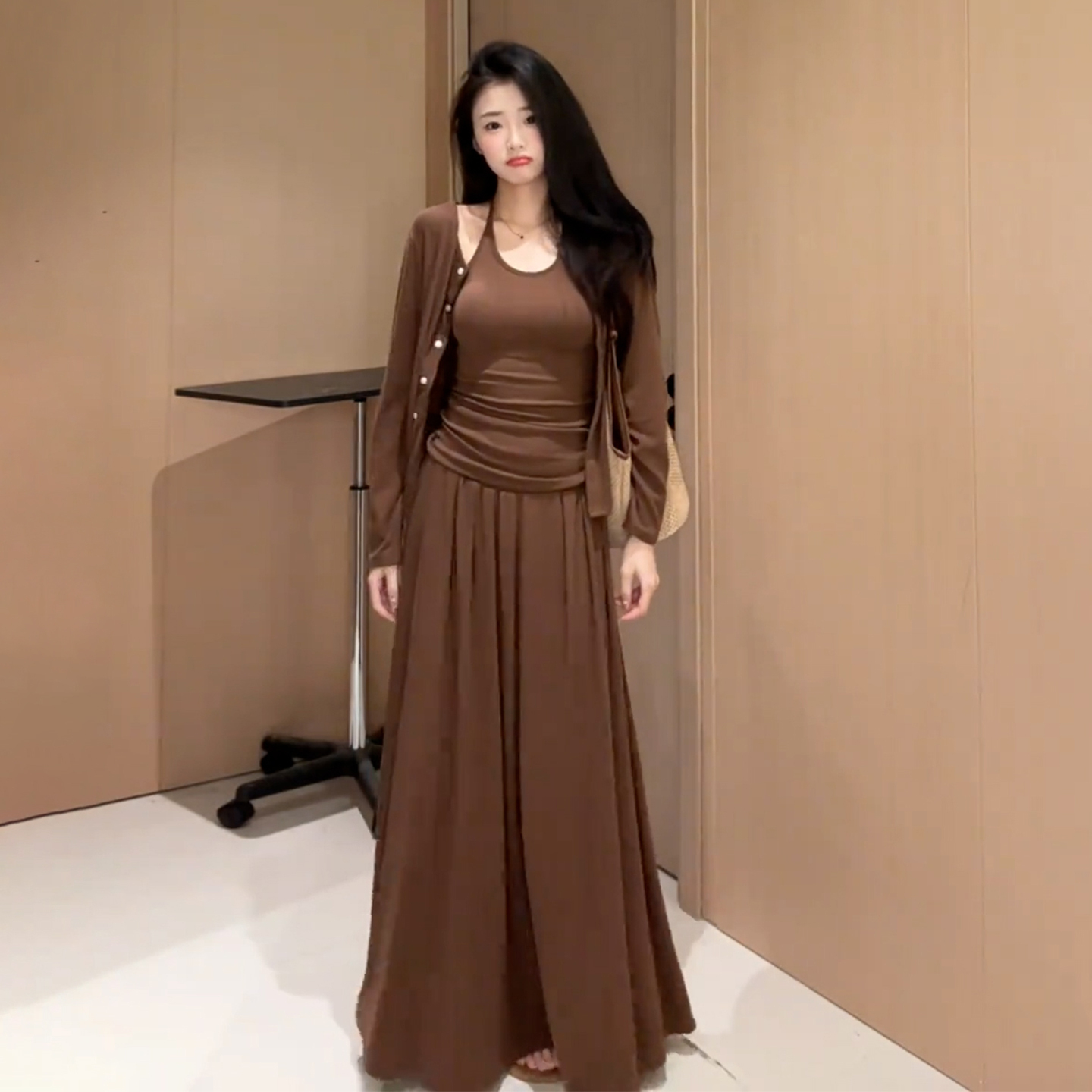 早秋韩系穿搭一整套2025新款长袖开衫背心吊带半身裙子女长裙套装