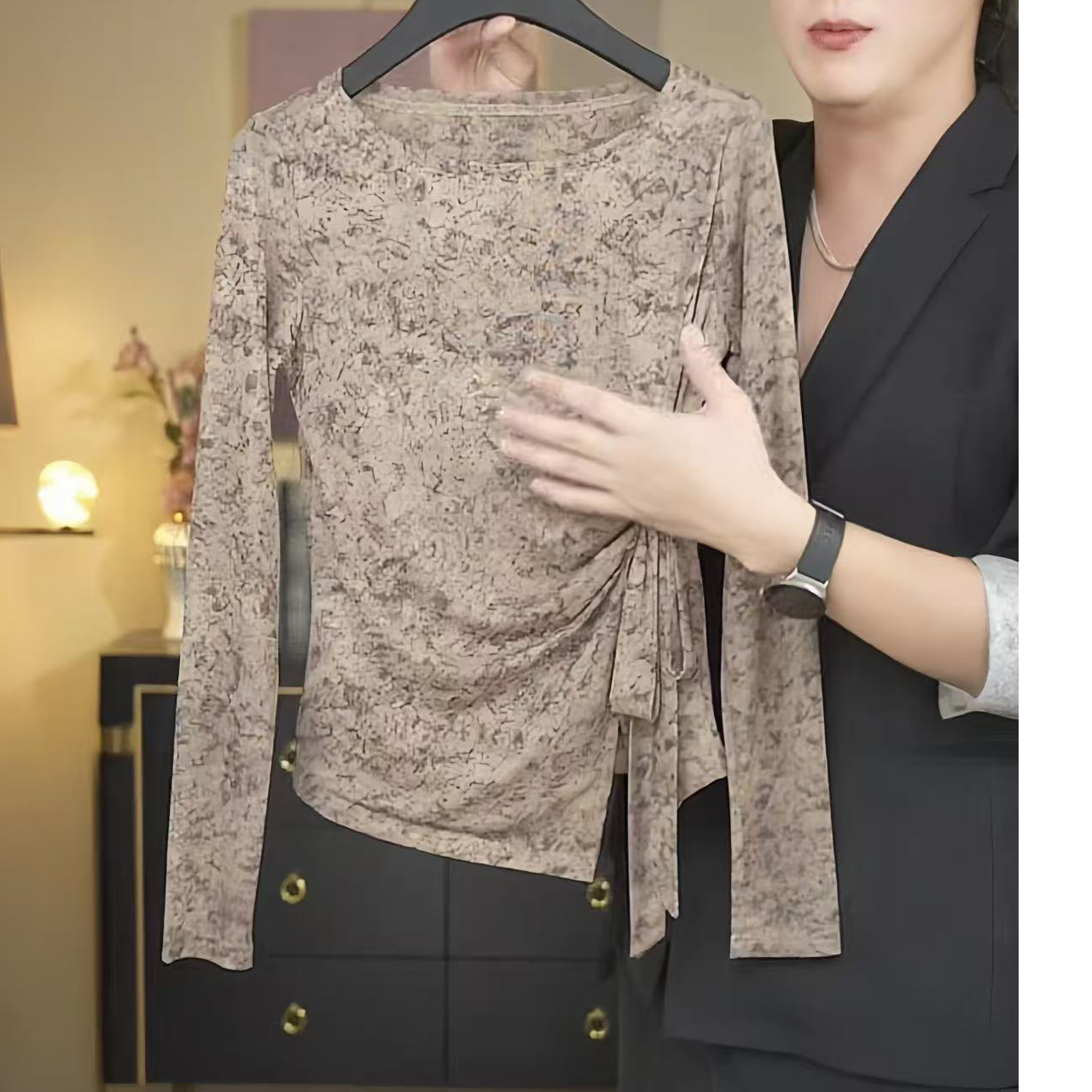 【暮秋织棕】2025早秋季节修身印花水墨花气质绑带长袖T恤女上衣潮